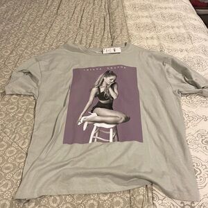 Ariana Grande T-shirt